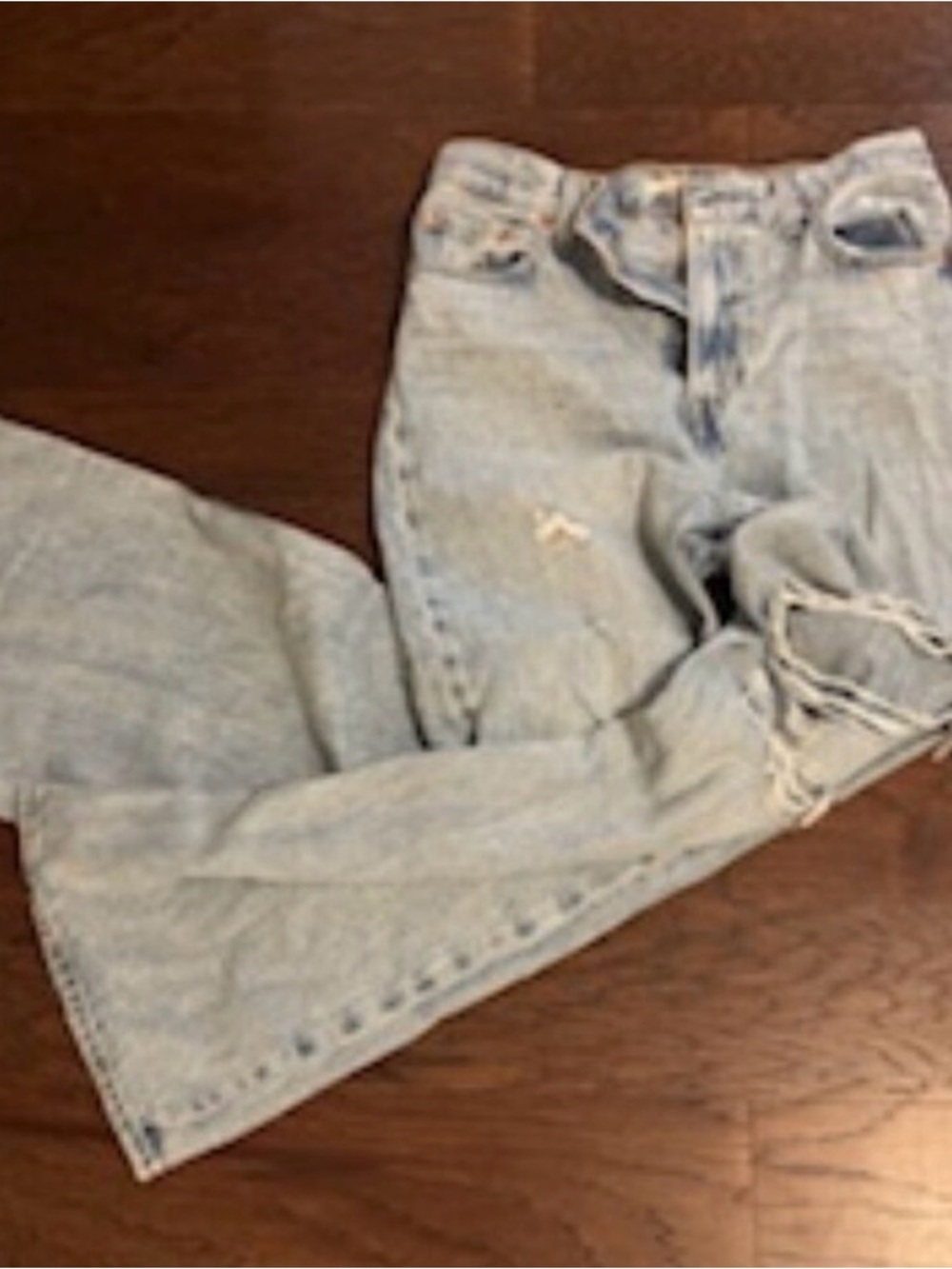 Levi’s Light Wash Distressed Jeans, sz 26